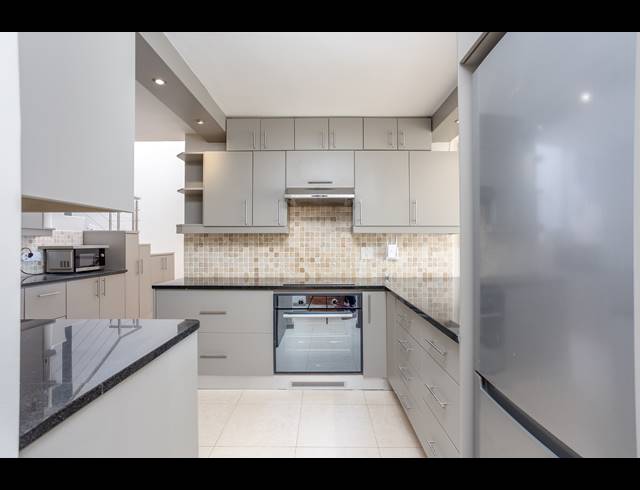 4 BEDROOM TOWNHOUSE FOR SALE IN MUIZENBERG